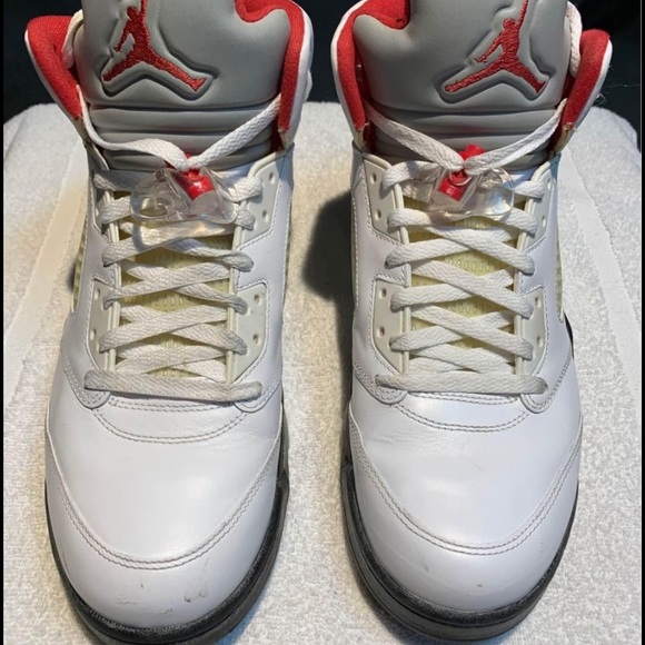 Size 12 jordan 11 & size 13 jordan 5 both good - Picture 9 of 9